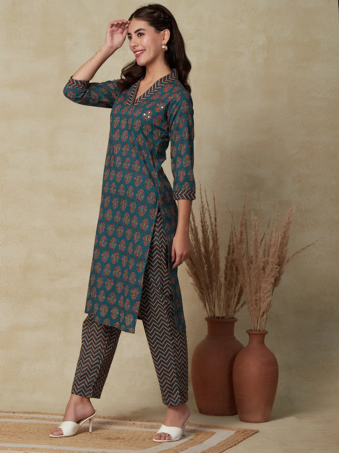 Ethnic Floral & Chevron Printed Straight Fit Kurta with Pant - Teal Blue